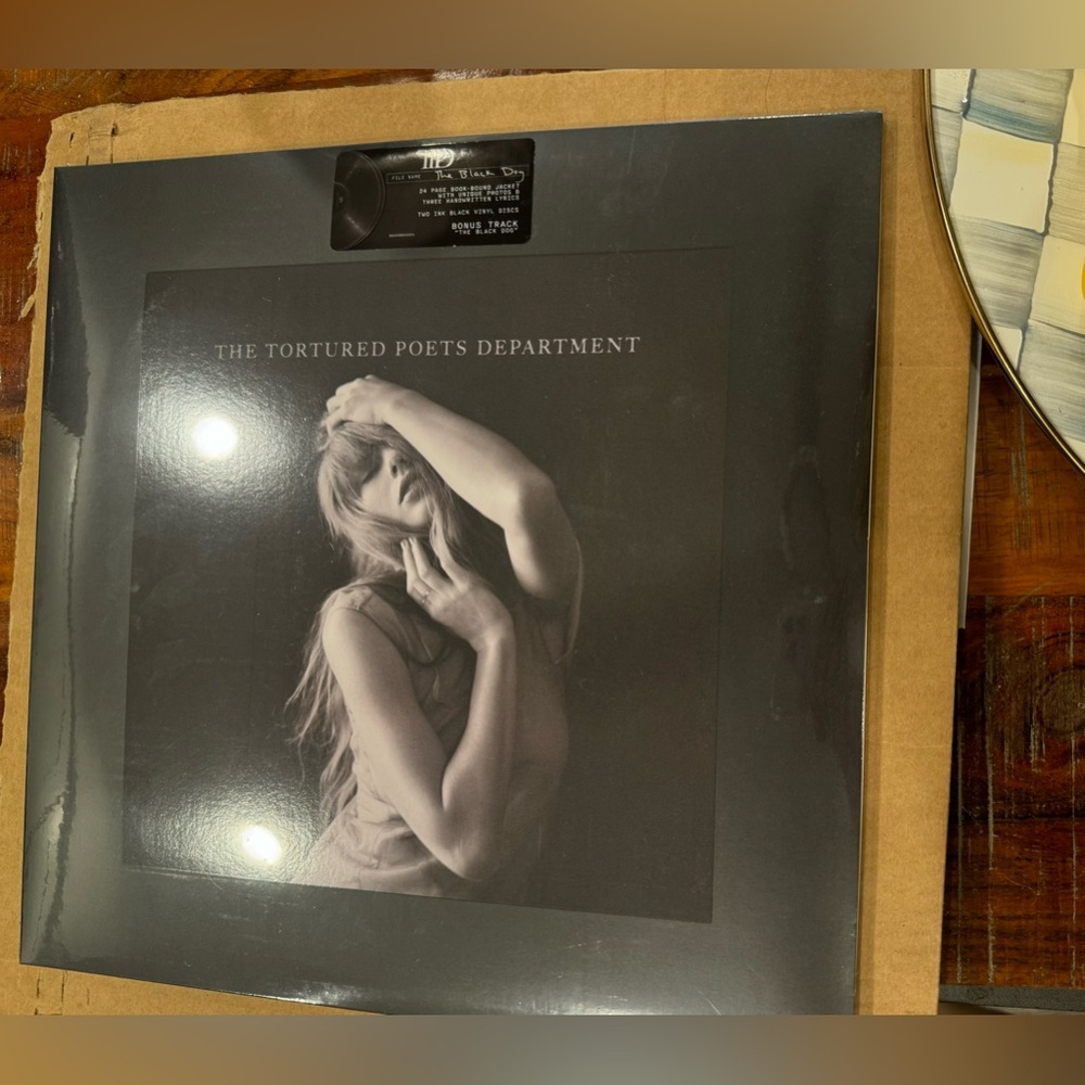 The Tortured Poets Department Vinyl Black Dog Varient rare